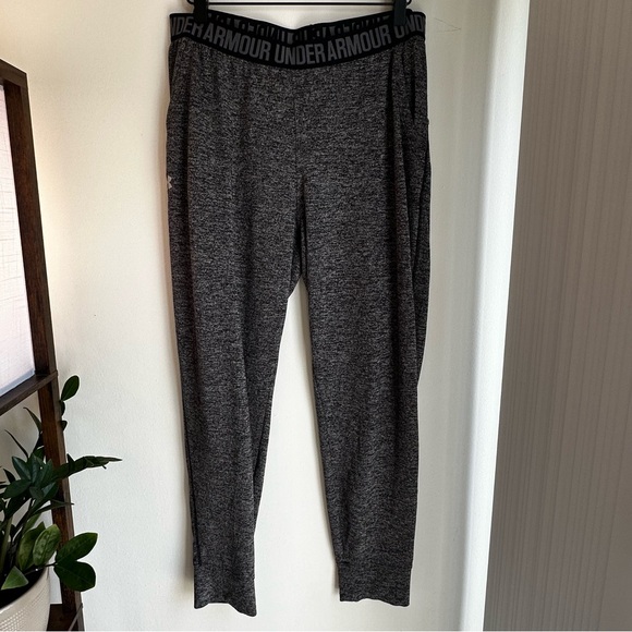 Under Armour Other - Under Armour Charcoal Athletic Jogger